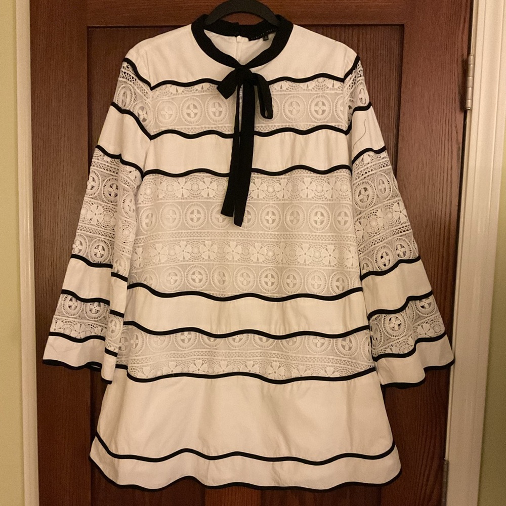 English Factory White & Black Lace Mixed Media Tie Neck Bell Sleeve Dress Size M